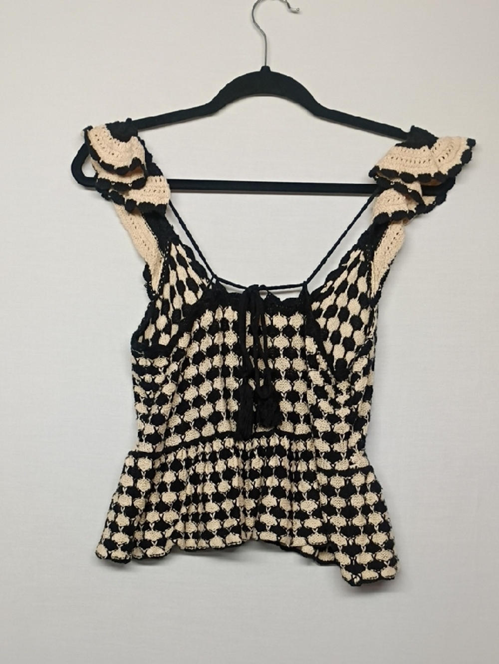 saltwater LUXE Black & Cream Crochet Peplum Crop Top - Picture 7 of 9